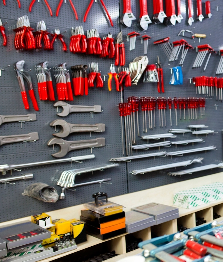 ścianka z narzędziami